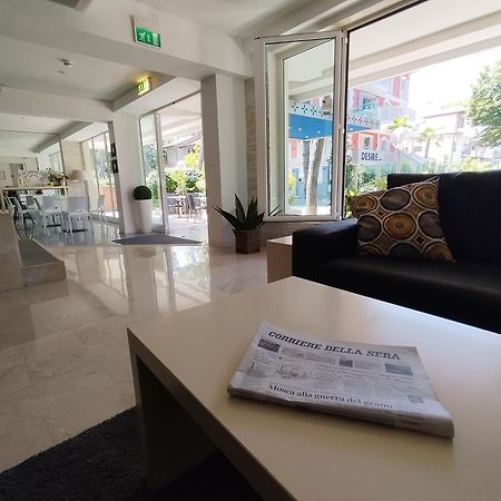 Hotel Desire' Riccione Esterno foto