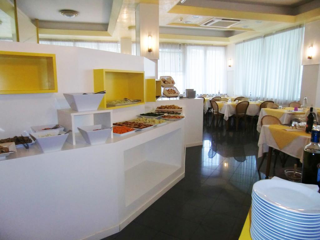 Hotel Desire' Riccione Esterno foto