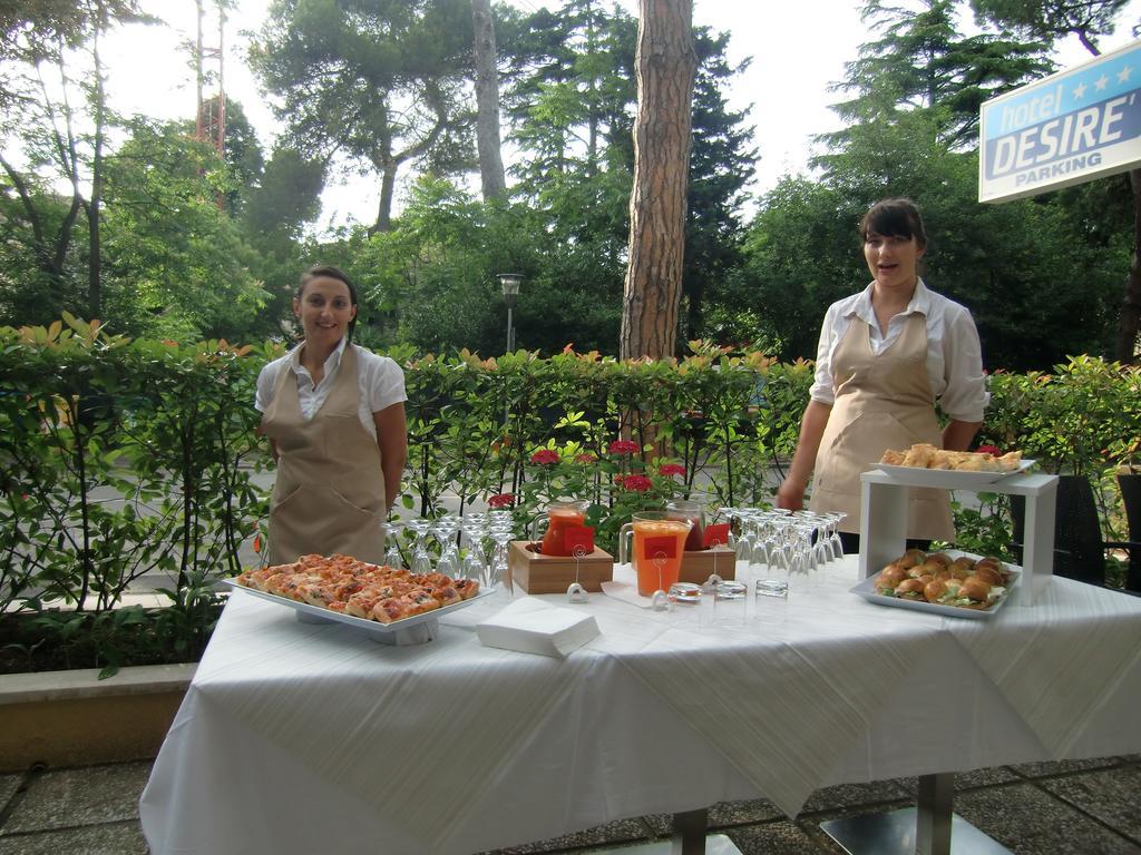 Hotel Desire' Riccione Esterno foto