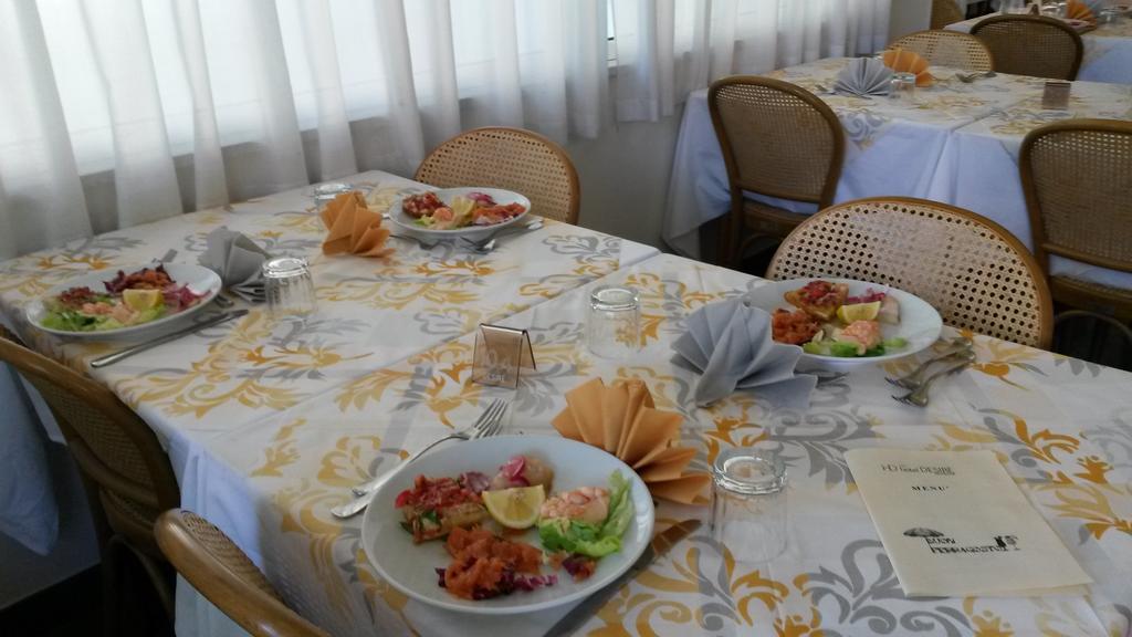 Hotel Desire' Riccione Esterno foto
