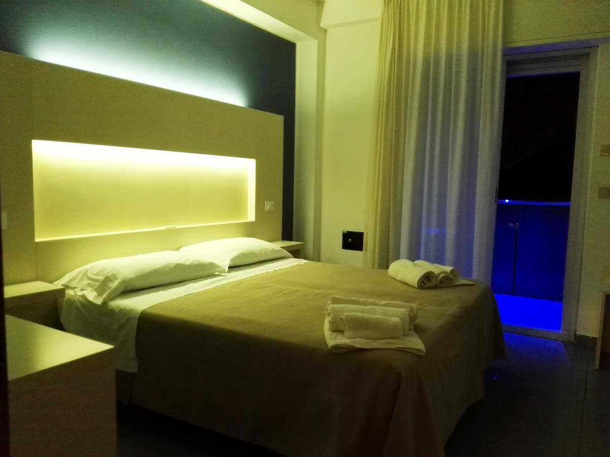 Hotel Desire' Riccione Esterno foto