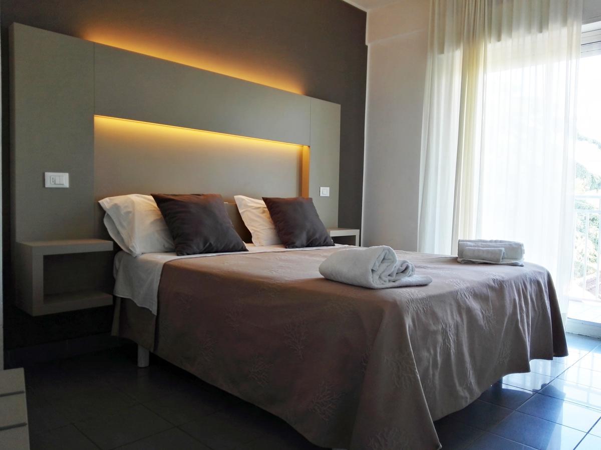 Hotel Desire' Riccione Esterno foto